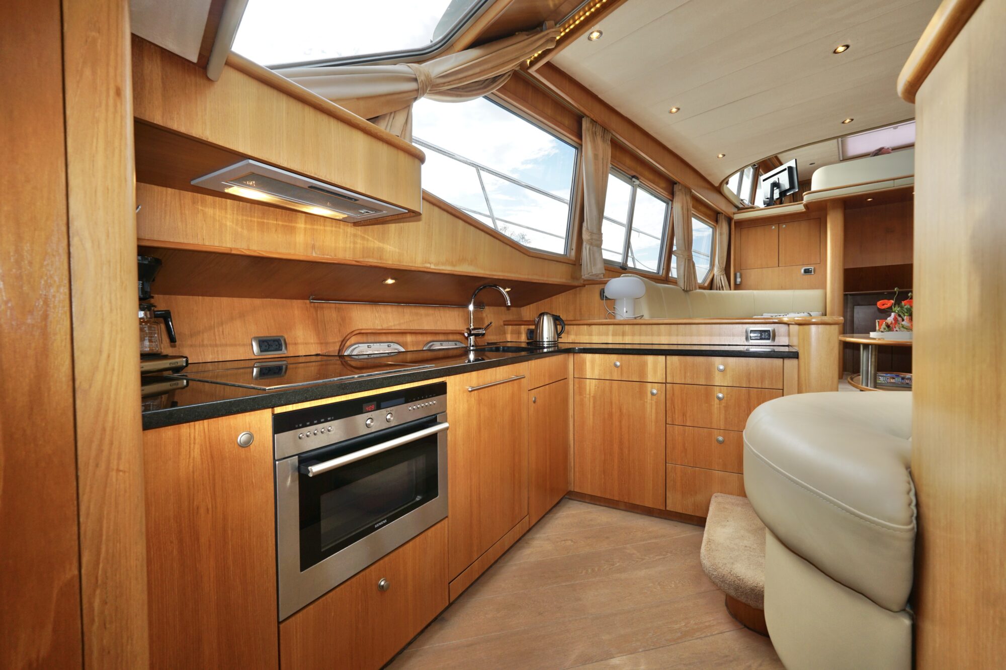 foto: 14 Van den Hoven Van den Hoven Exclusive 18.00 VS