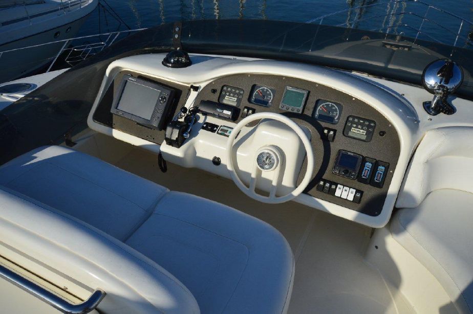 foto: 7 Azimut 52