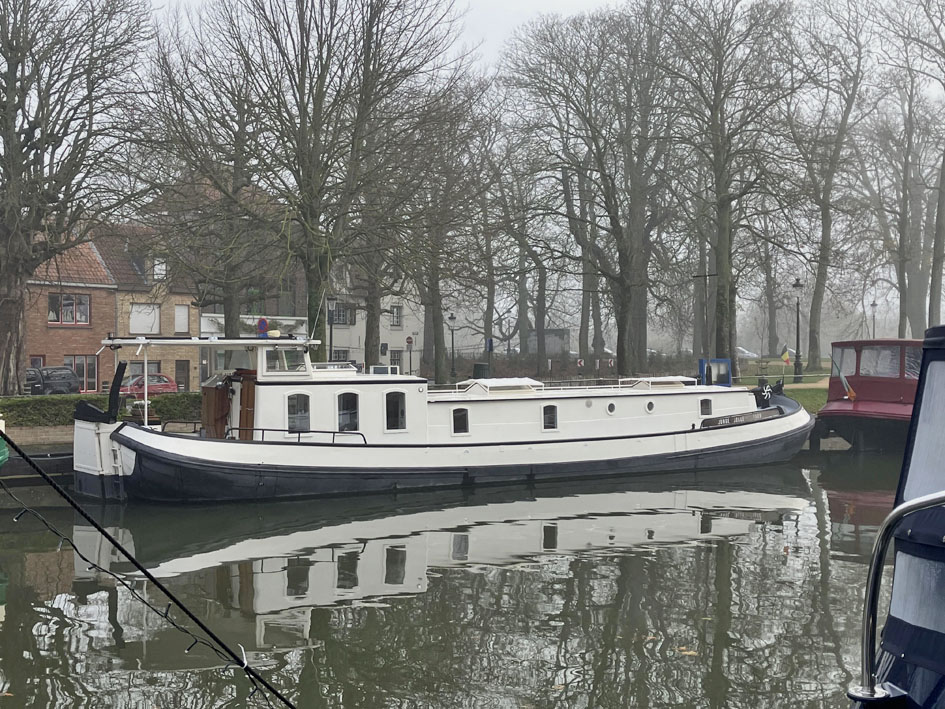 foto: 7 Varend Woonschip Skutsje 17.12