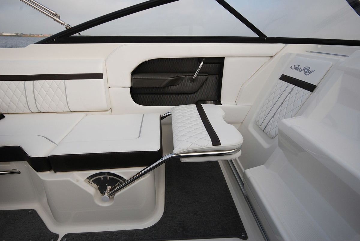 foto: 17 Sea Ray Sun Sport 250