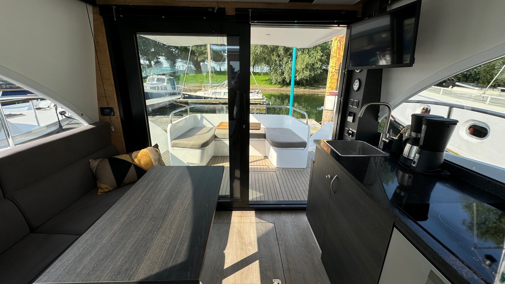 foto: 11 Concordia Concordia 110 Sedan Paviljoen