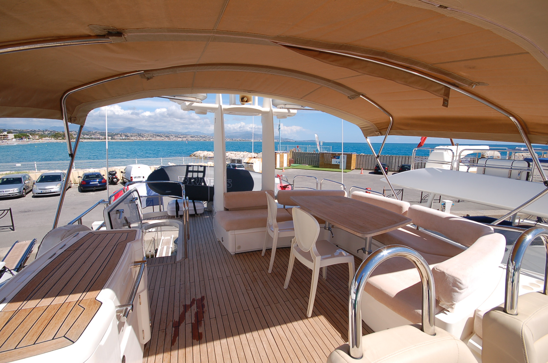 foto: 5 Fairline Squadron 70