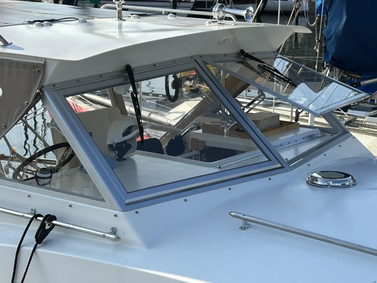 foto: 7 Bertram Bertram 25 Express Cruiser