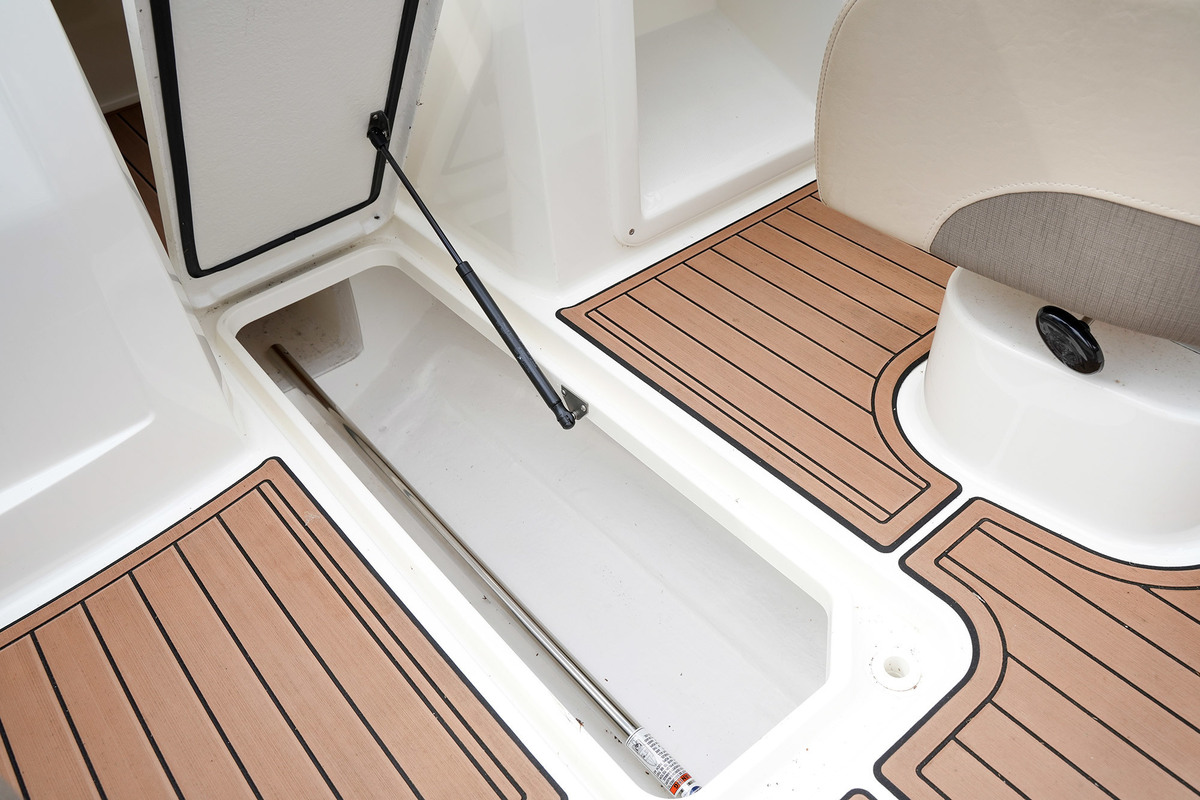 foto: 9 Bayliner VR4