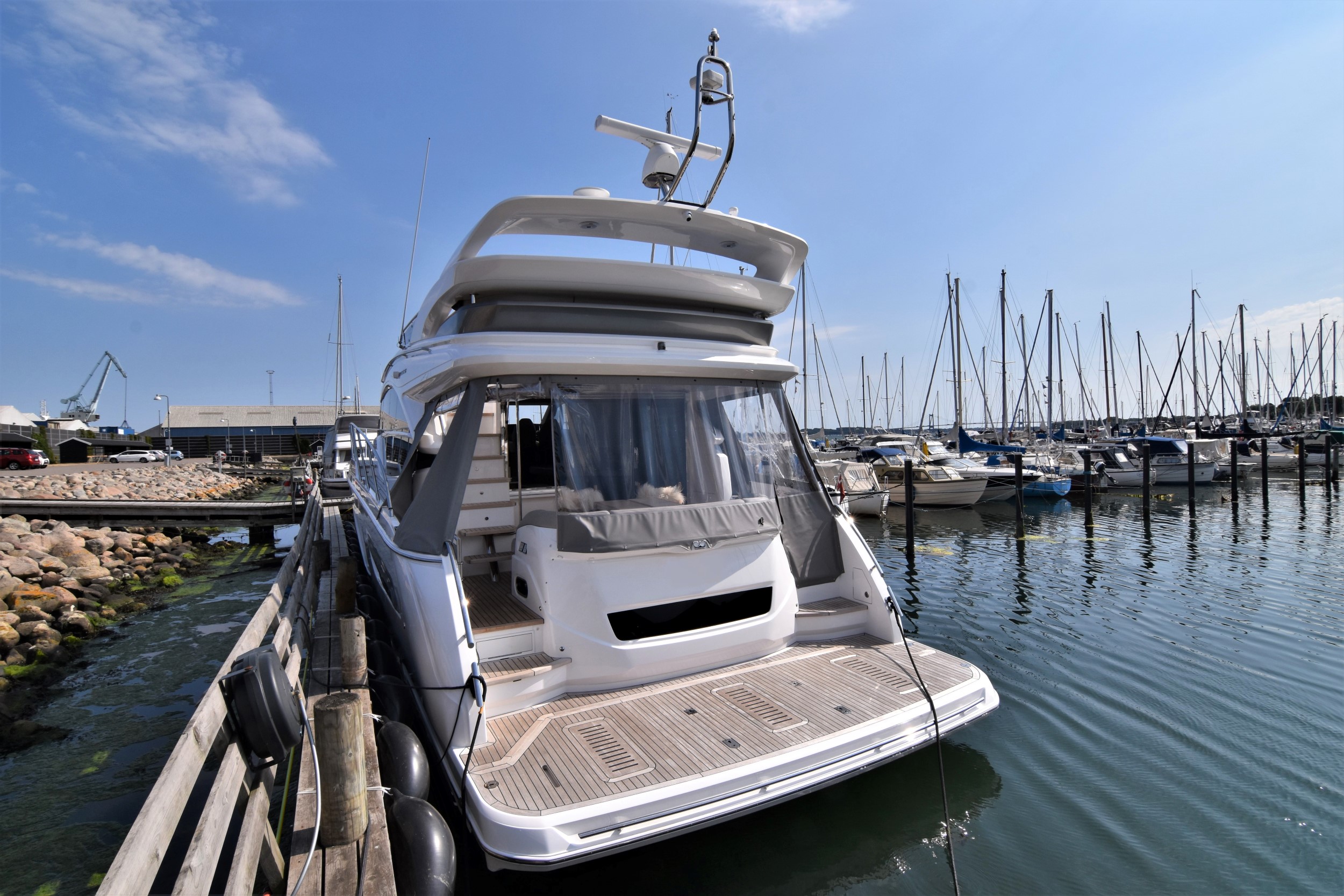 foto: 11 Princess  F55