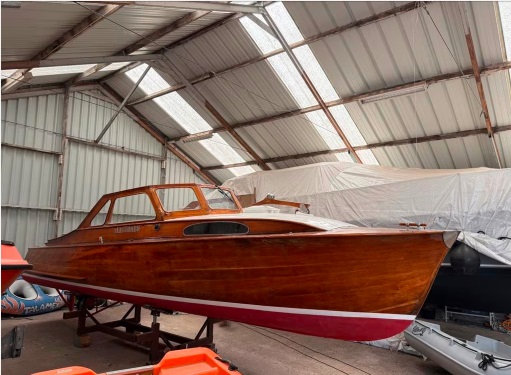 hoofdfoto: 1 Zweedse kajuitboot  7,50