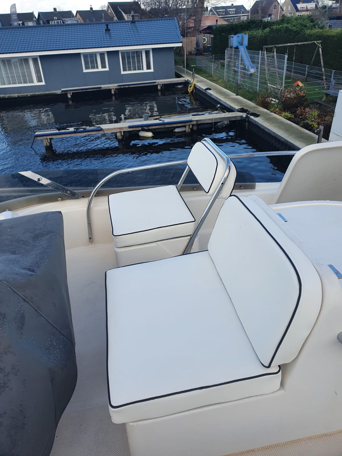 foto: 11 Astondoa  40 Fly