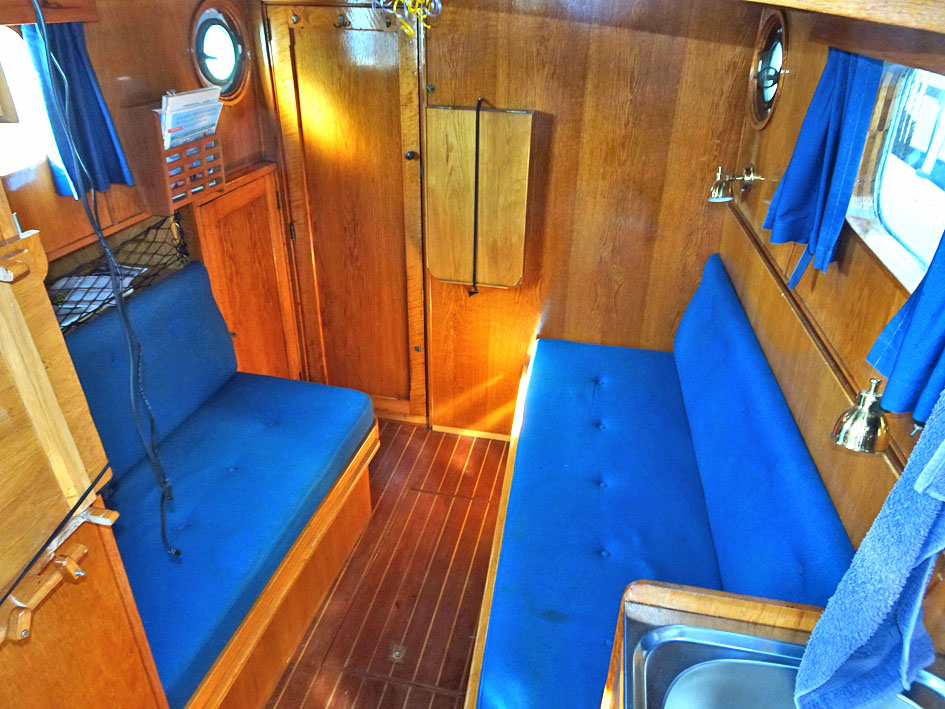 foto: 7 ex Politieboot RP37