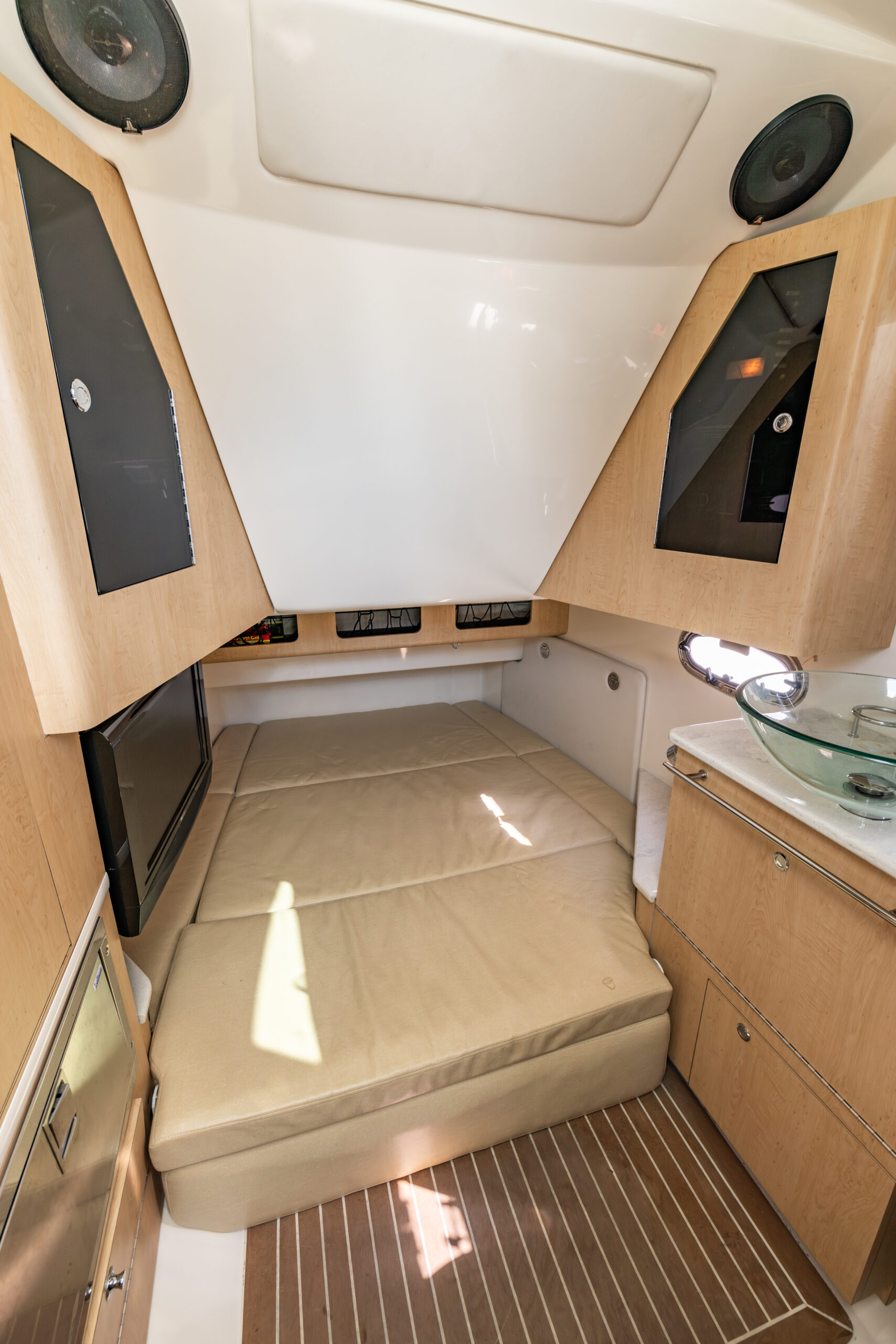 foto: 30 Boston Whaler 370 Outrage