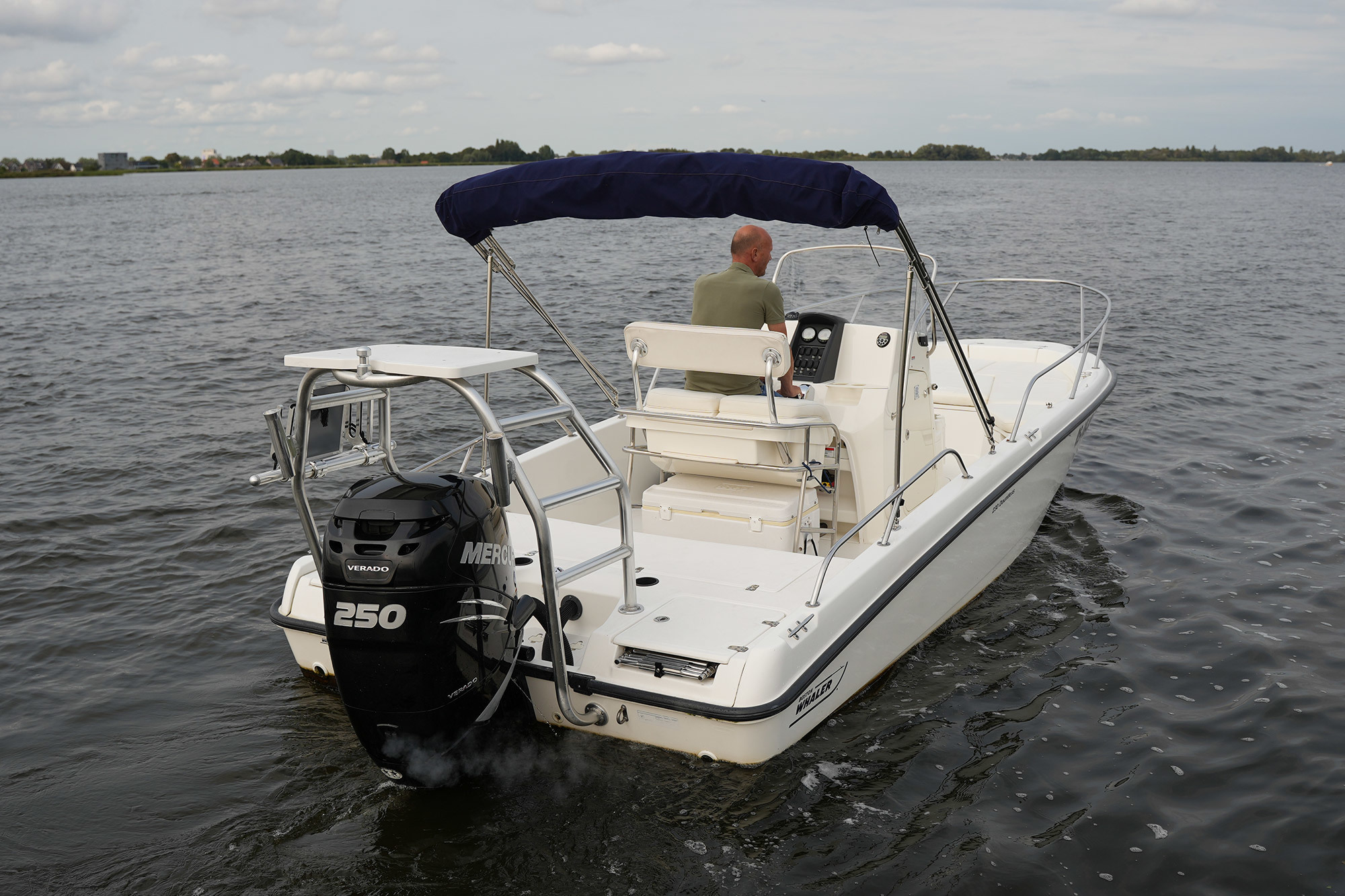 foto: 10 Boston Whaler 230 Dauntless