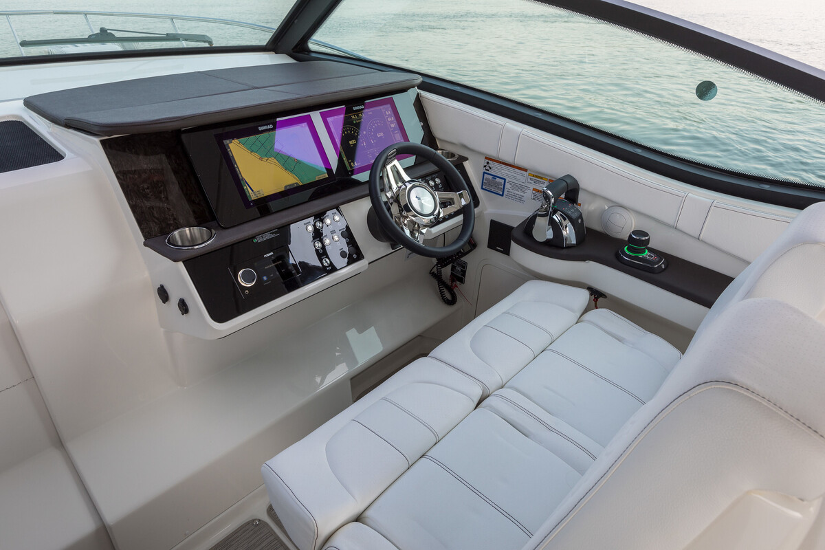 foto: 8 Sea Ray Sundancer 320 OB