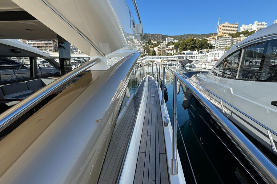 foto: 8 Princess V 57