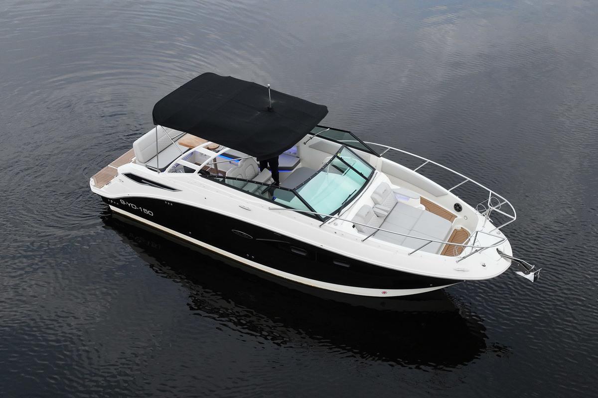 foto: 9 Sea Ray Sundancer 290