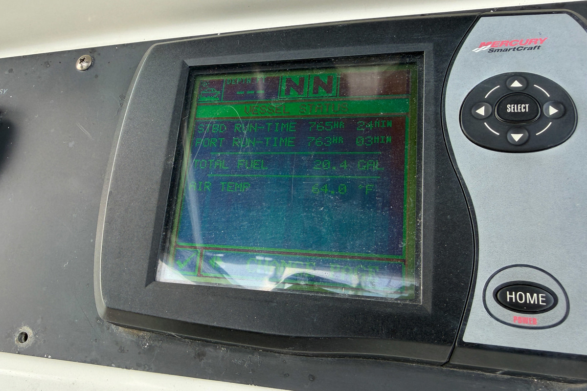 foto: 11 Boston Whaler 270 Outrage