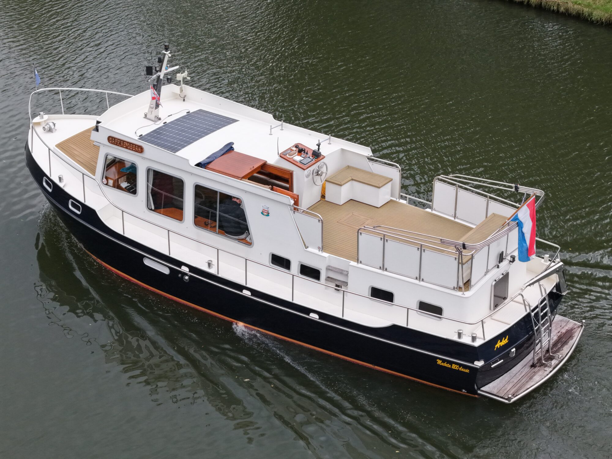 foto: 16 Macheta Macheta 1200 Classic