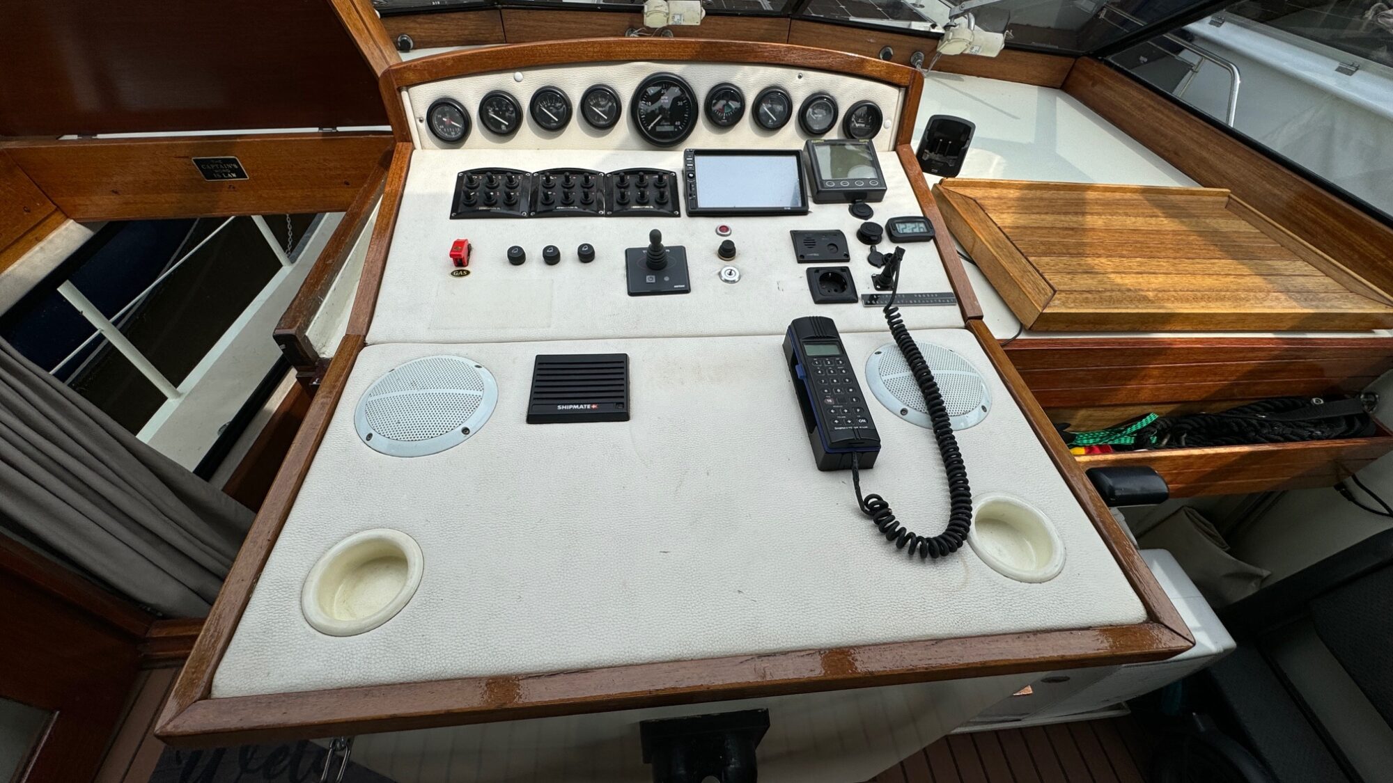 foto: 10 Hemmes Hemmes Kruiser J-Line 11.00 AK Cabrio