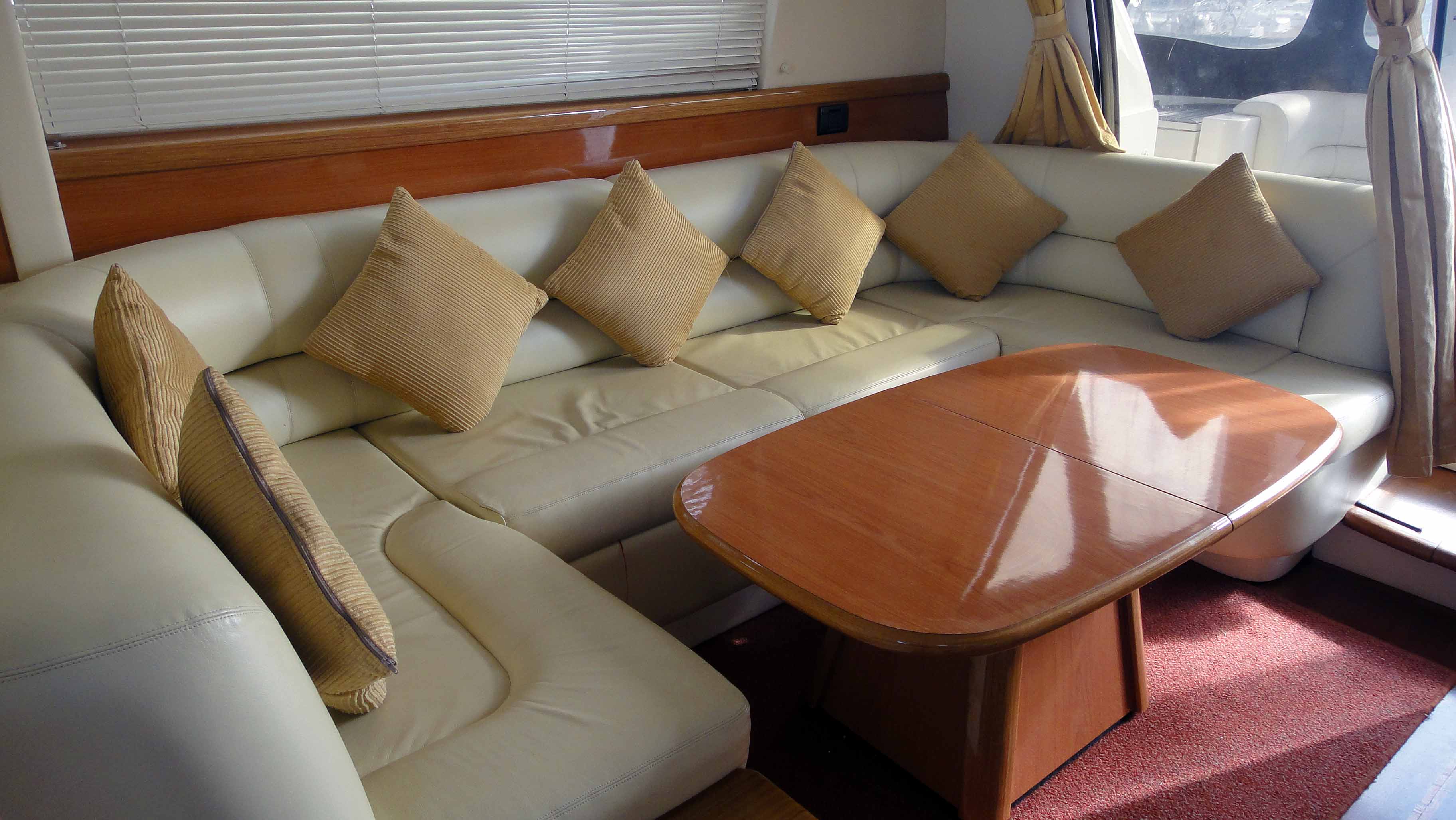 foto: 10 Sealine F42/5 3 cabines