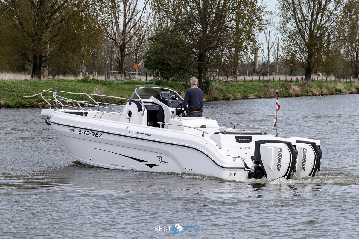 foto: 6 Ranieri Voyager 26S