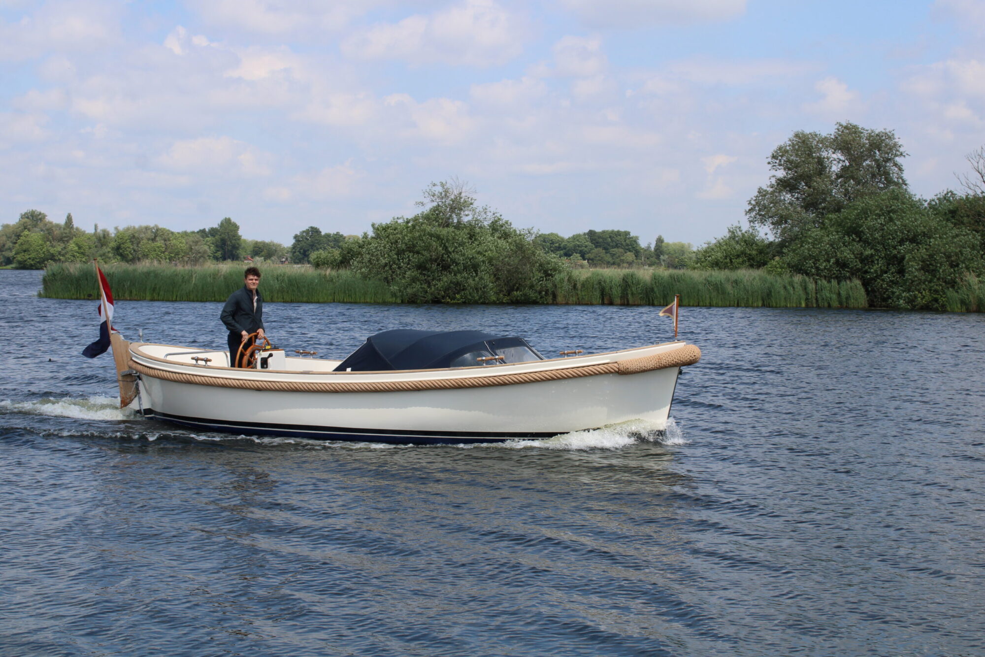 foto: 5 Jan van Gent Jan van Gent 8.20 OK Sloep