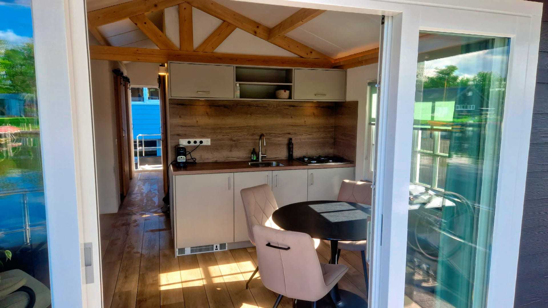 foto: 29 HOMESHIP VaarChalet In Amsterdam 1250D Luxe Houseboat