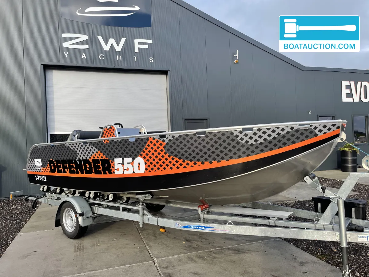 foto: 6 Defender 550