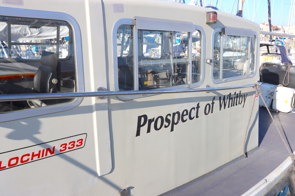 foto: 8 Lochin  333 Workboat