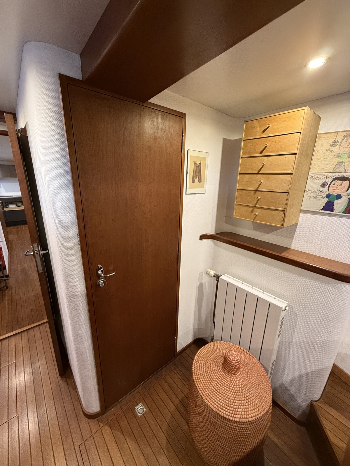 foto: 9 Ex-Patrouille Vaartuig Varend Woonschip