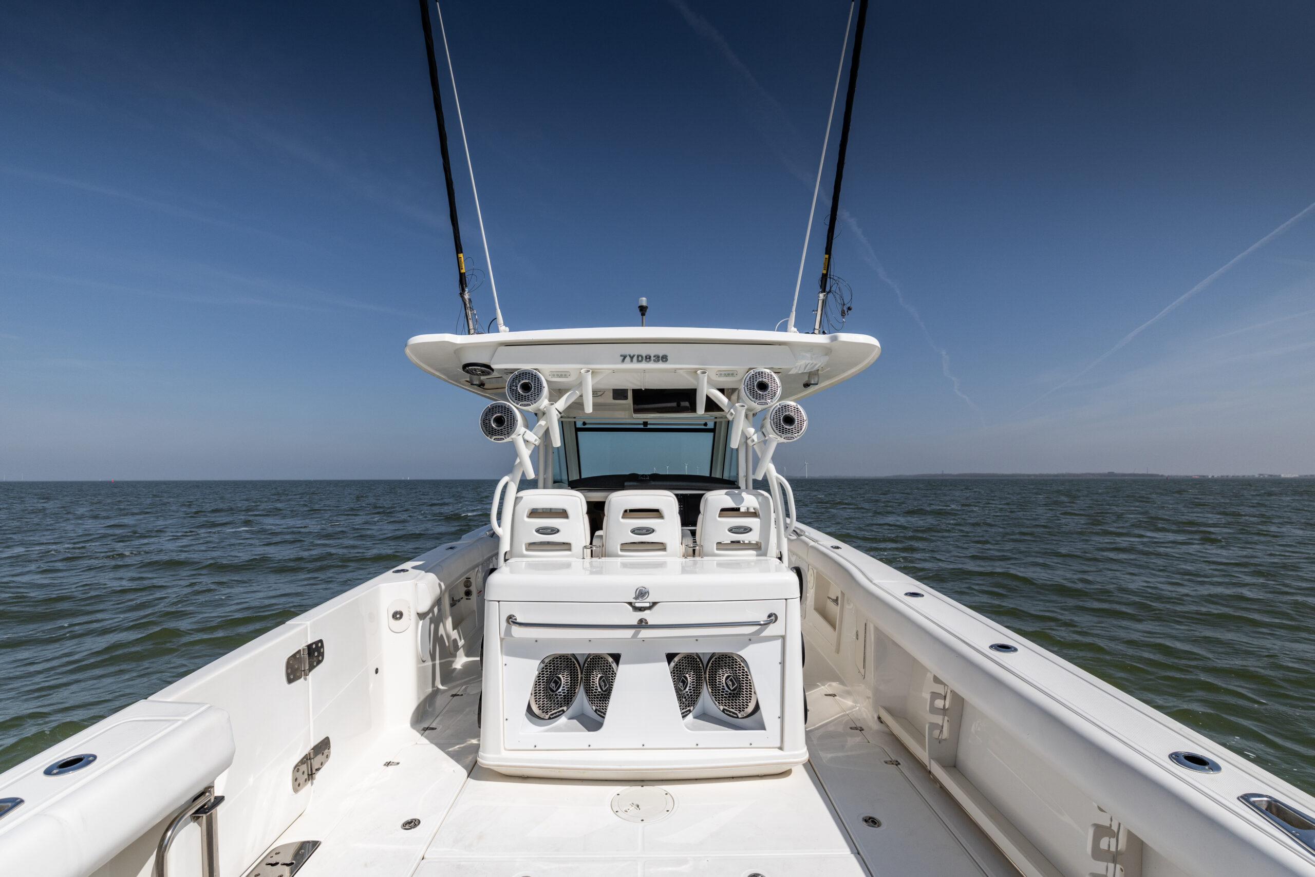foto: 21 Boston Whaler Whaler 370 Outrage