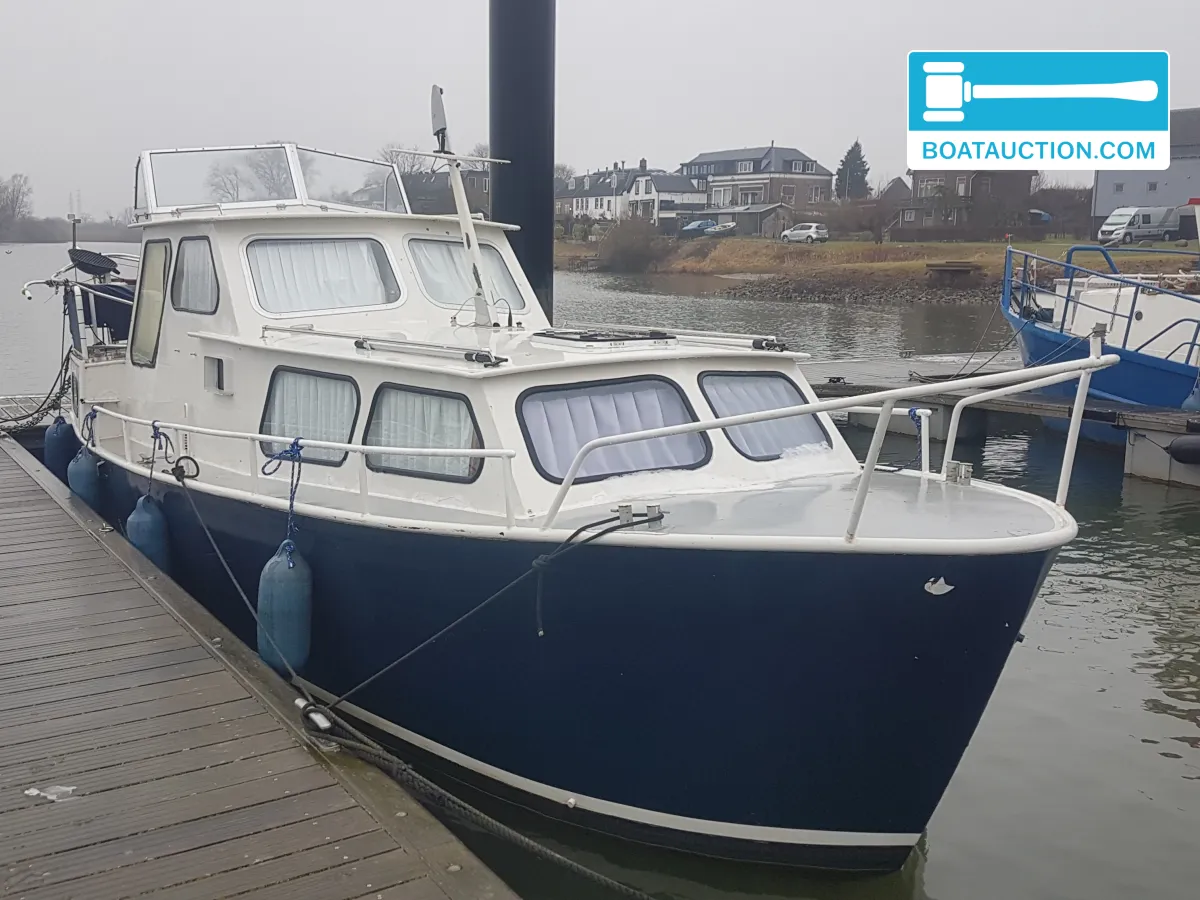 foto: 6 Motorboat 850