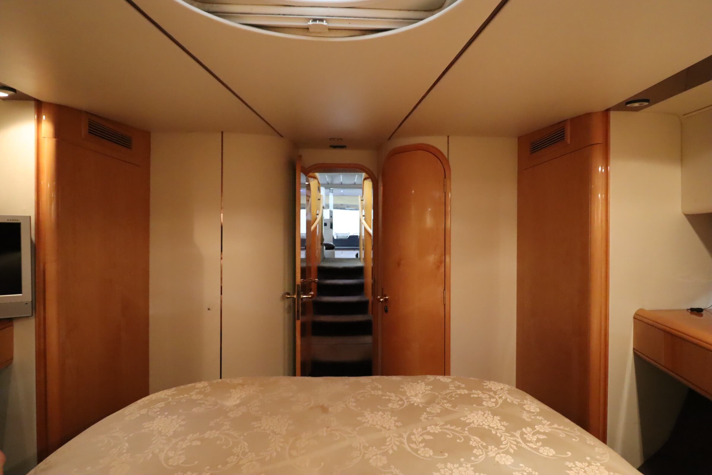 foto: 9 Fairline Squadron 50