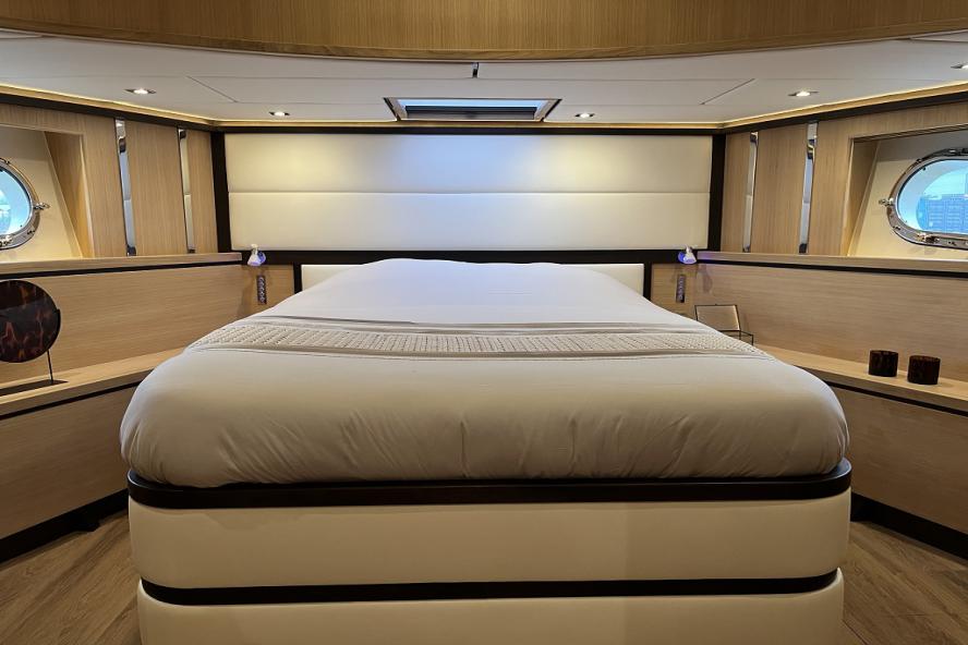 foto: 13 Delfino Grand Voyager 65