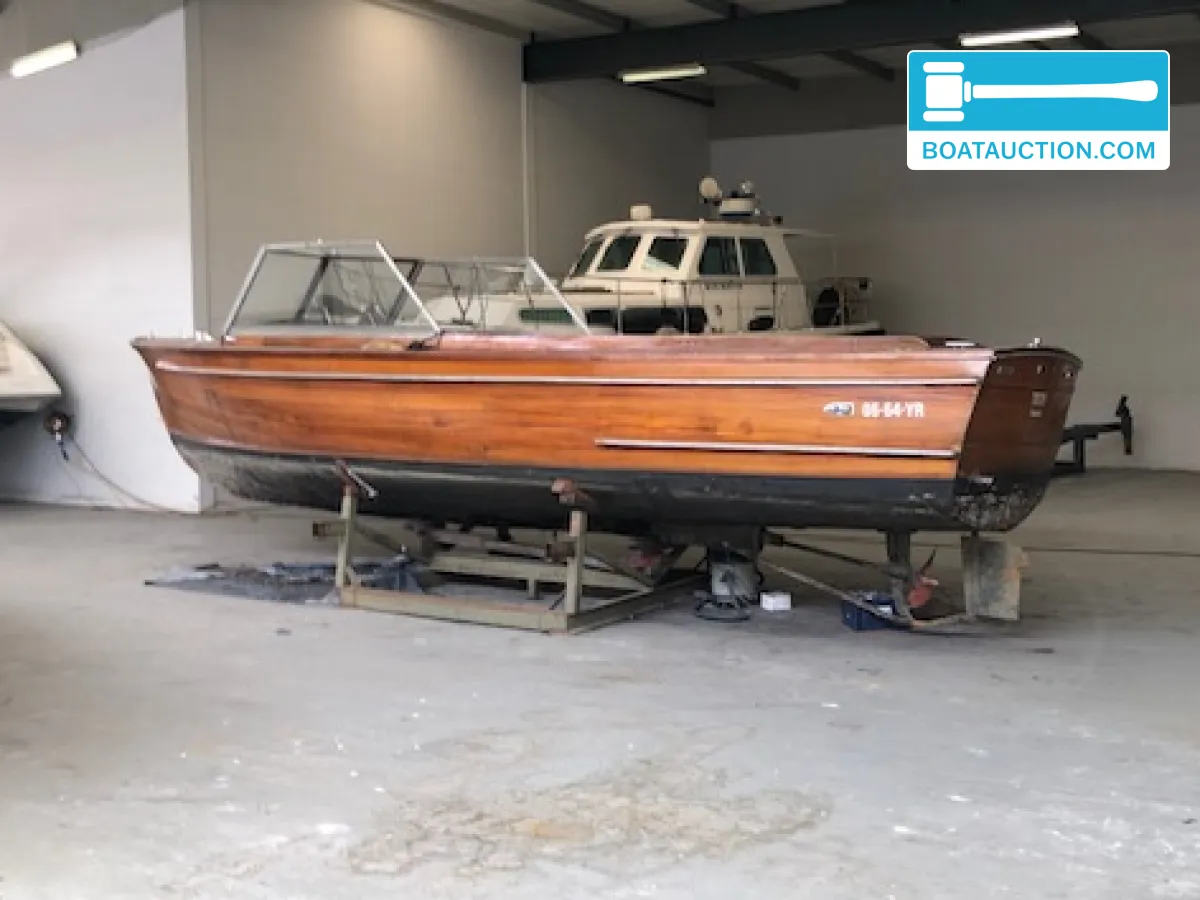 foto: 10 Taxi boat 850