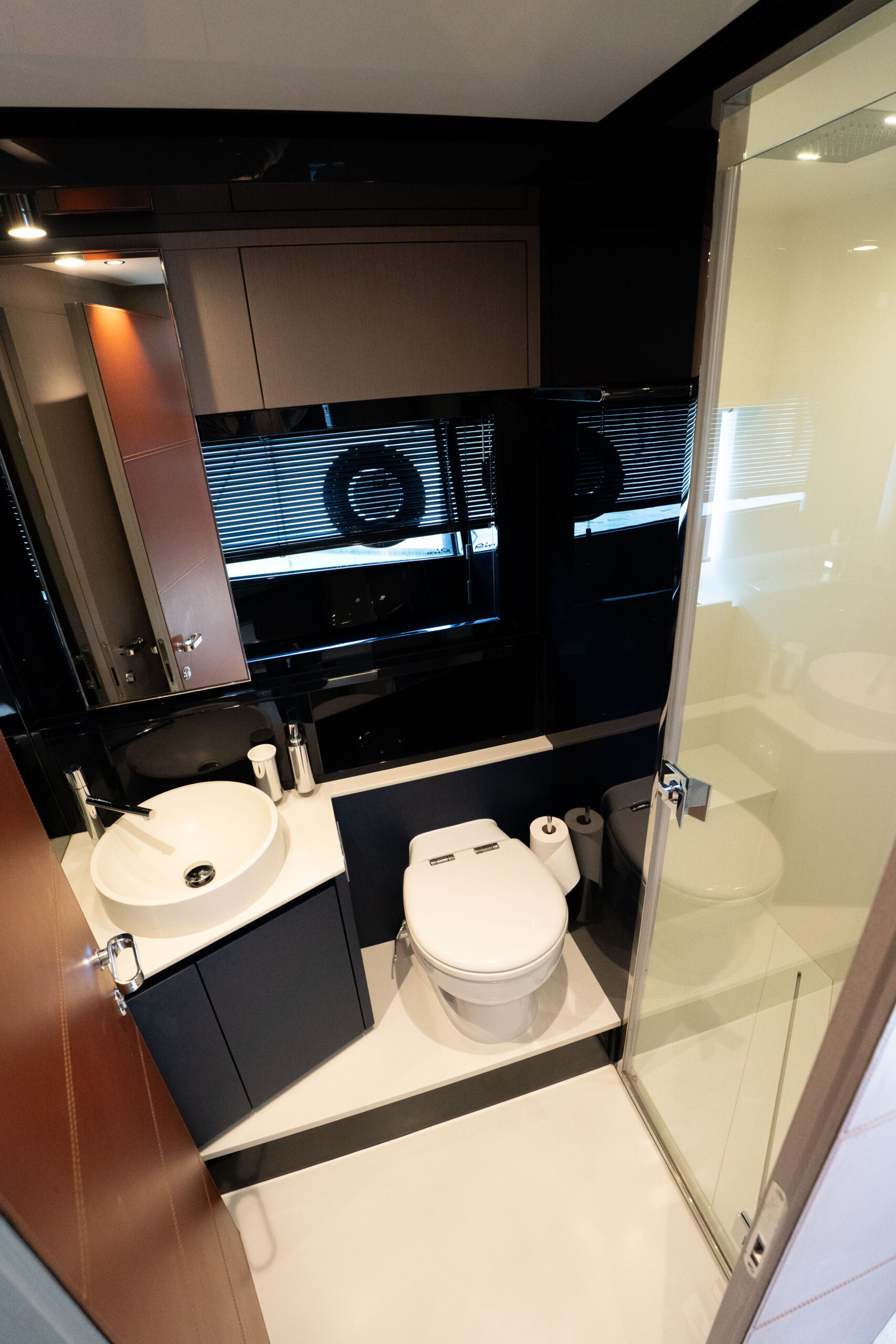 foto: 12 Riva 48 Dolceriva #03 ELEMENTS
