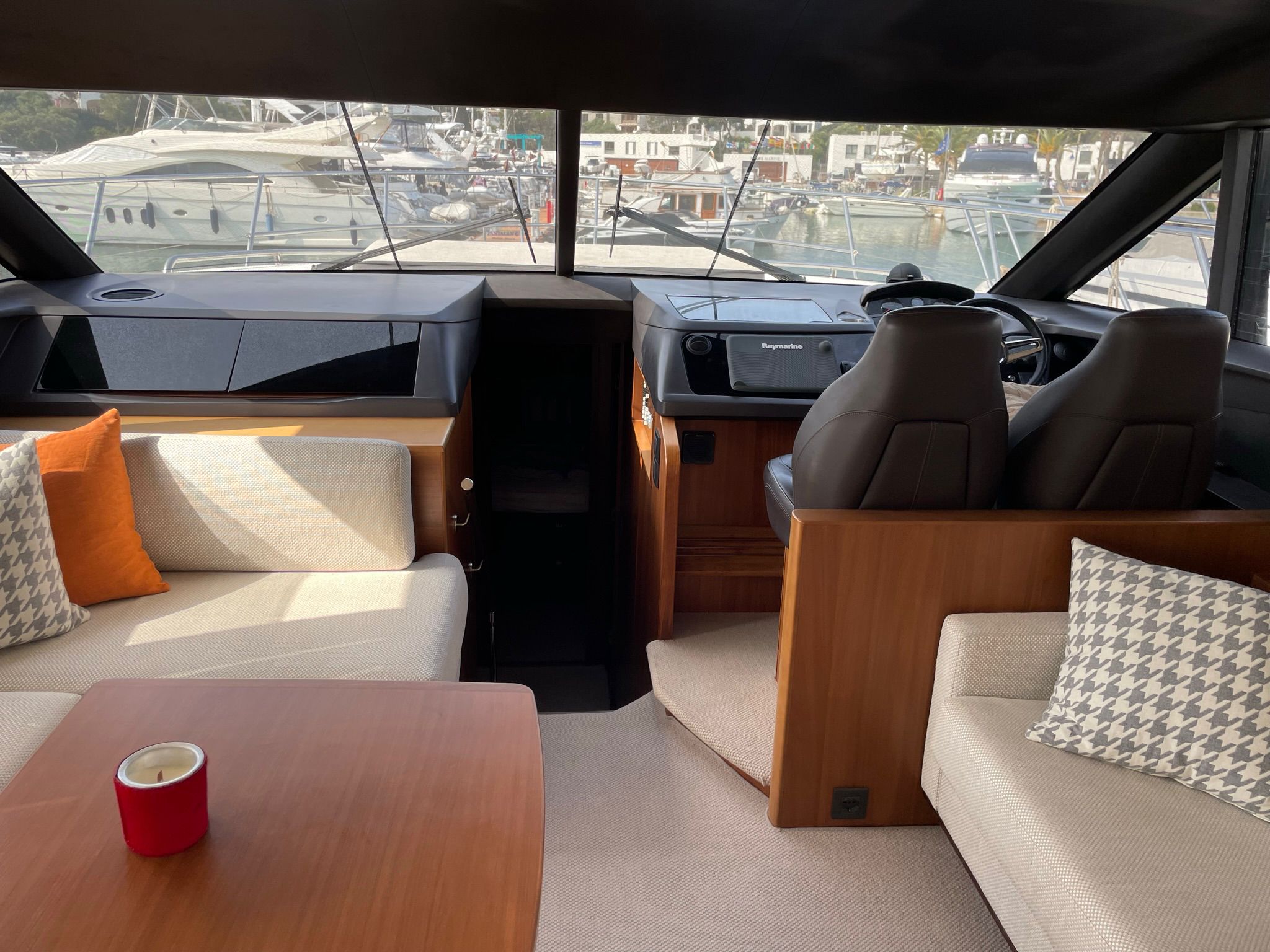 foto: 12 Princess 52