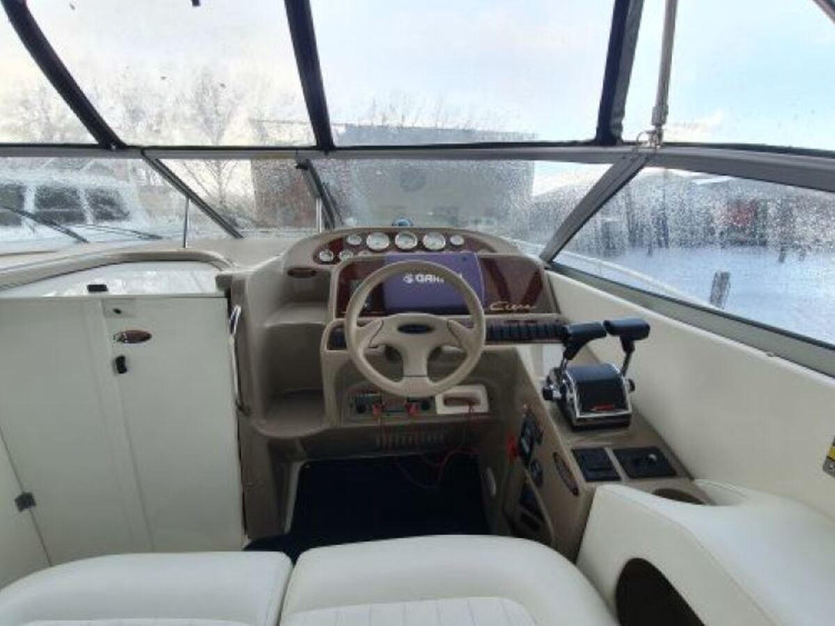 foto: 13 Bayliner 305 CIERA