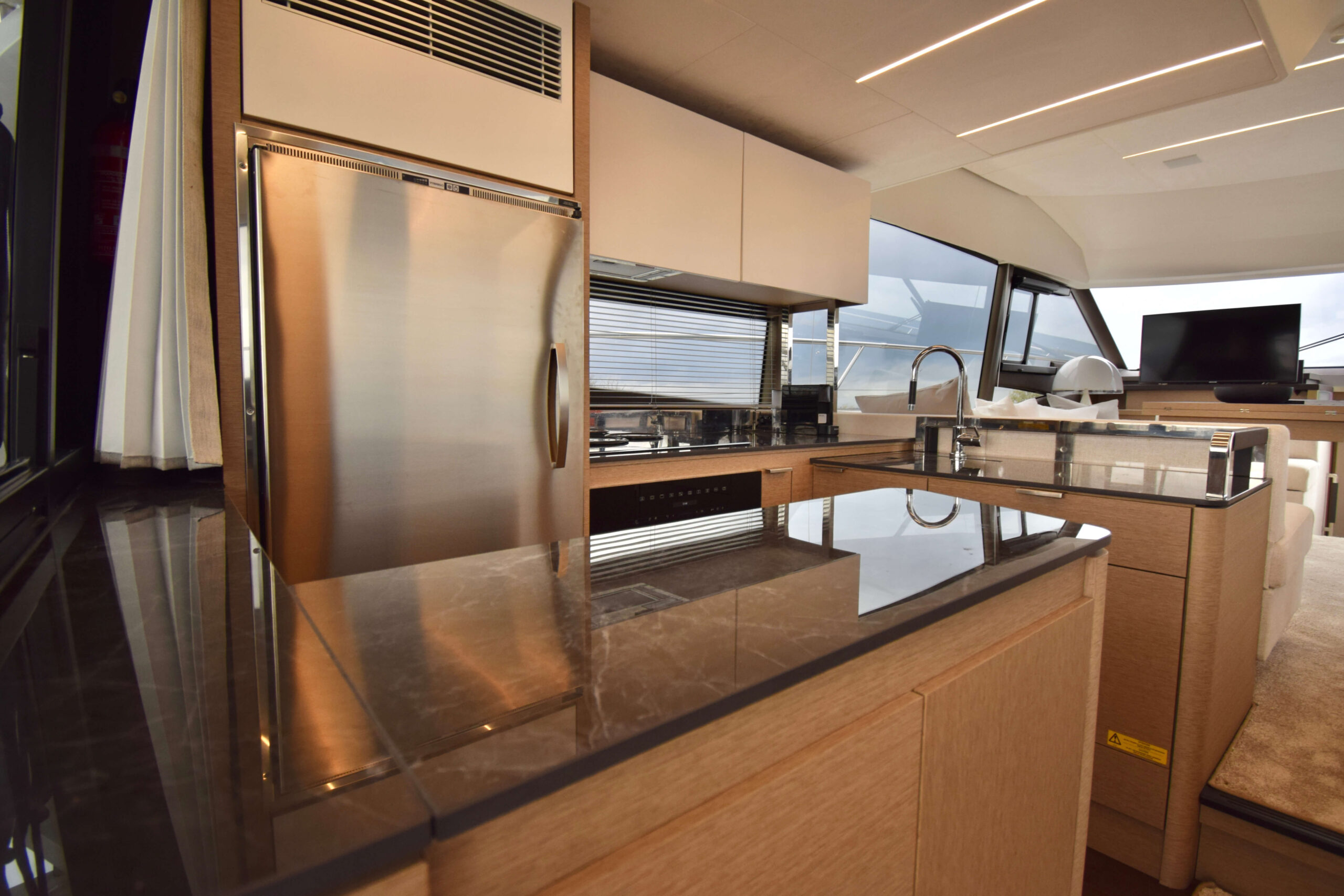 foto: 13 Prestige 590 Flybridge #49