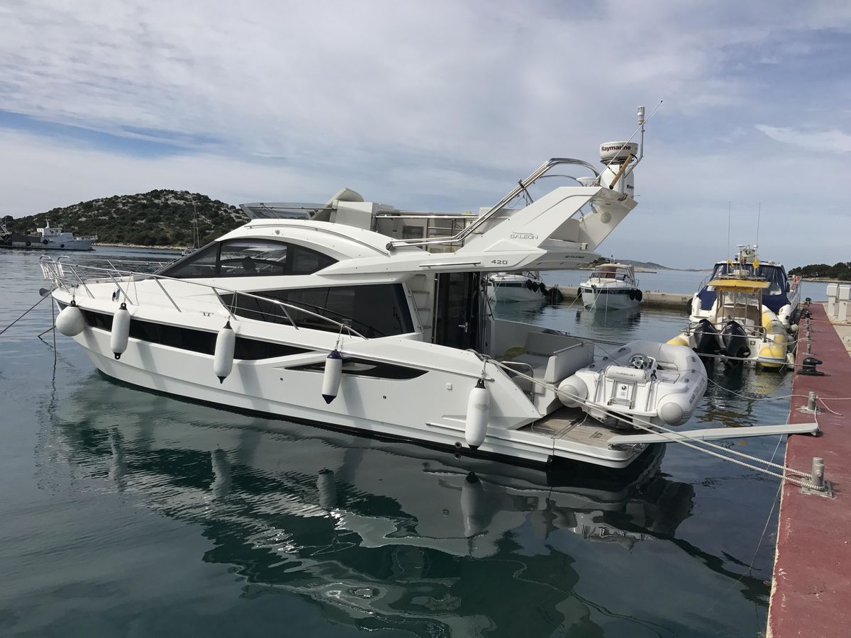 foto: 5 Galeon 420 FLY