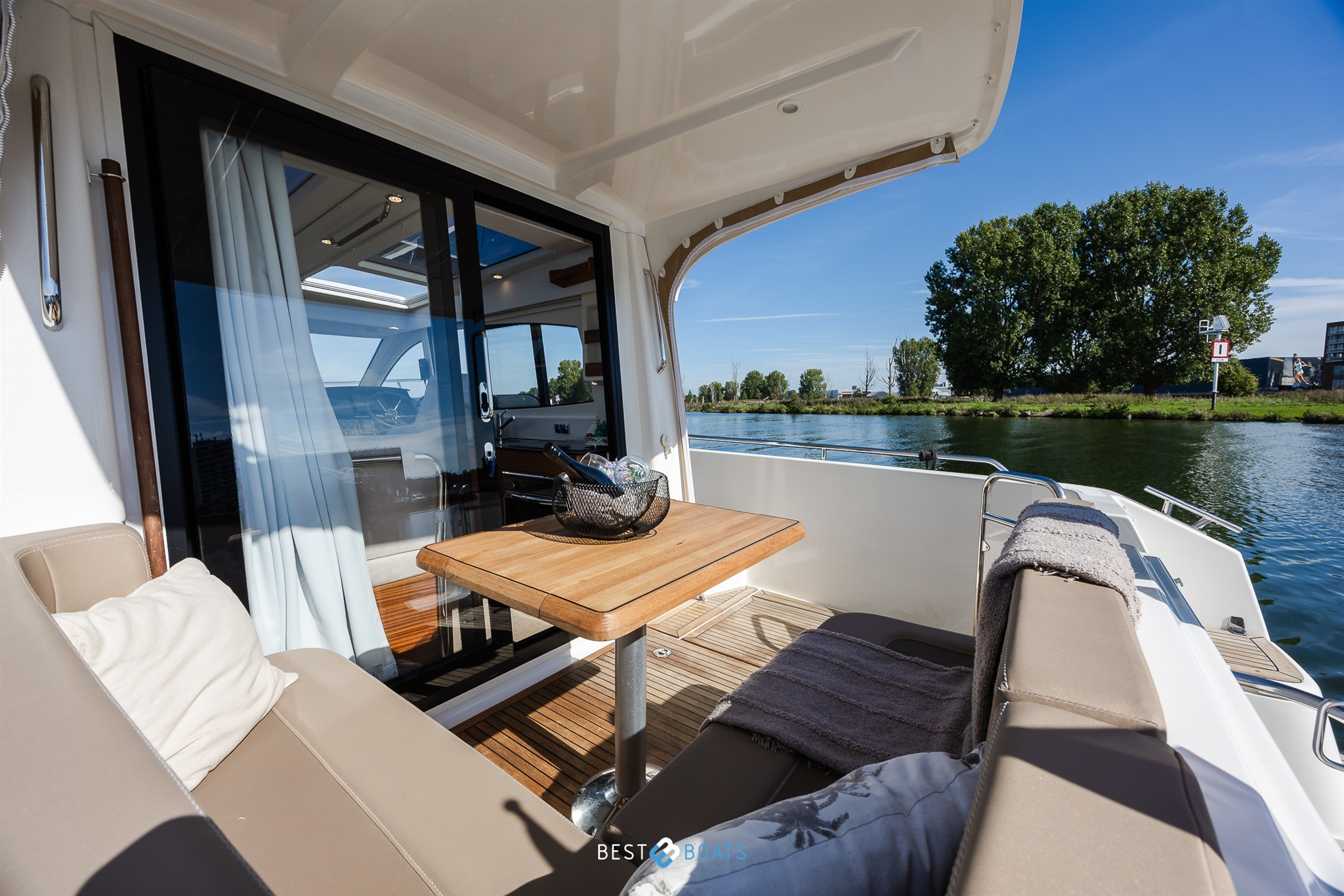 foto: 7 Nimbus 305 Coupé