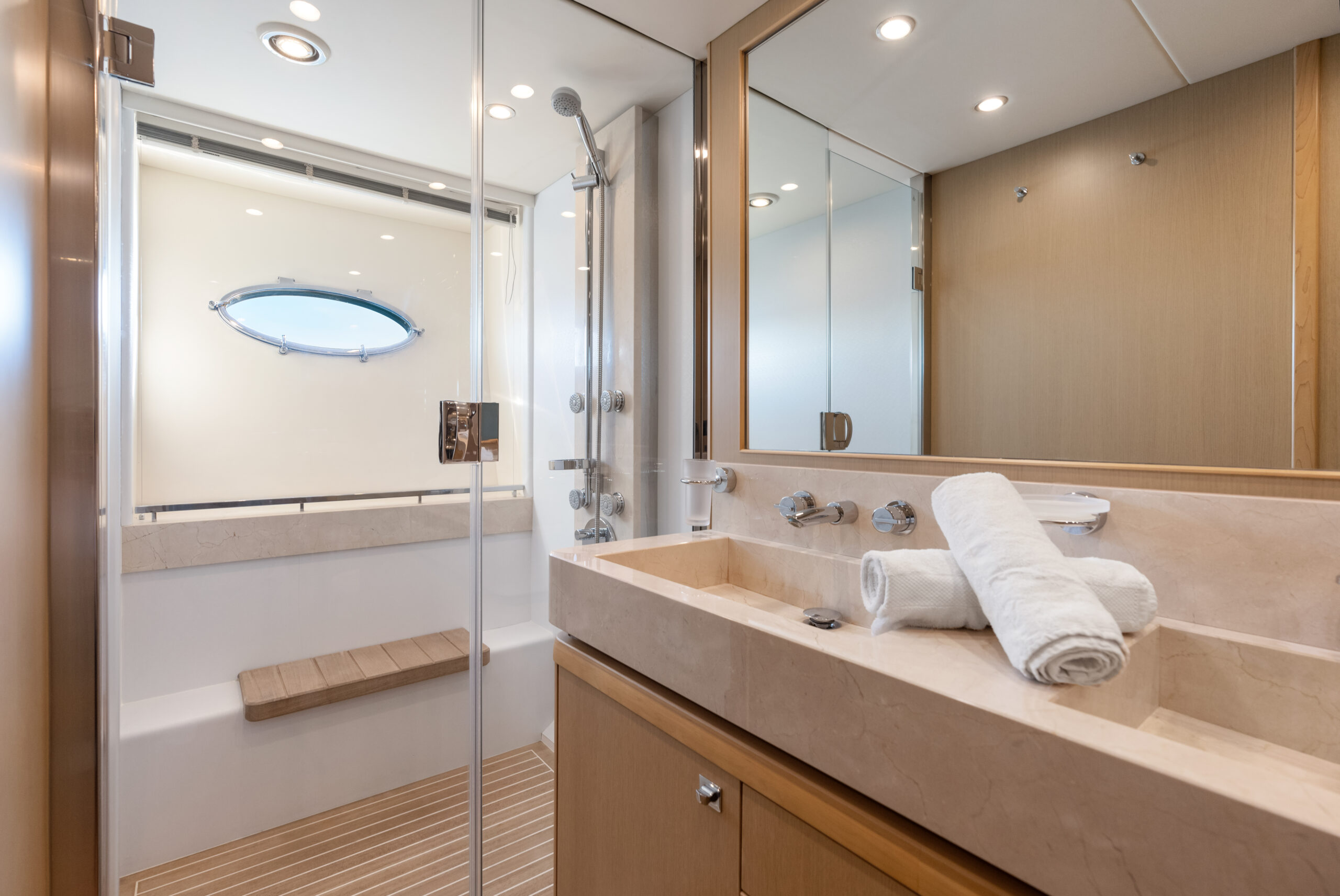 foto: 34 Princess 85