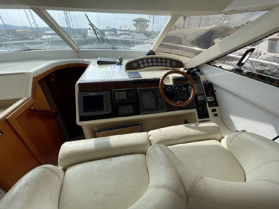 foto: 8 Fairline  Squadron 50