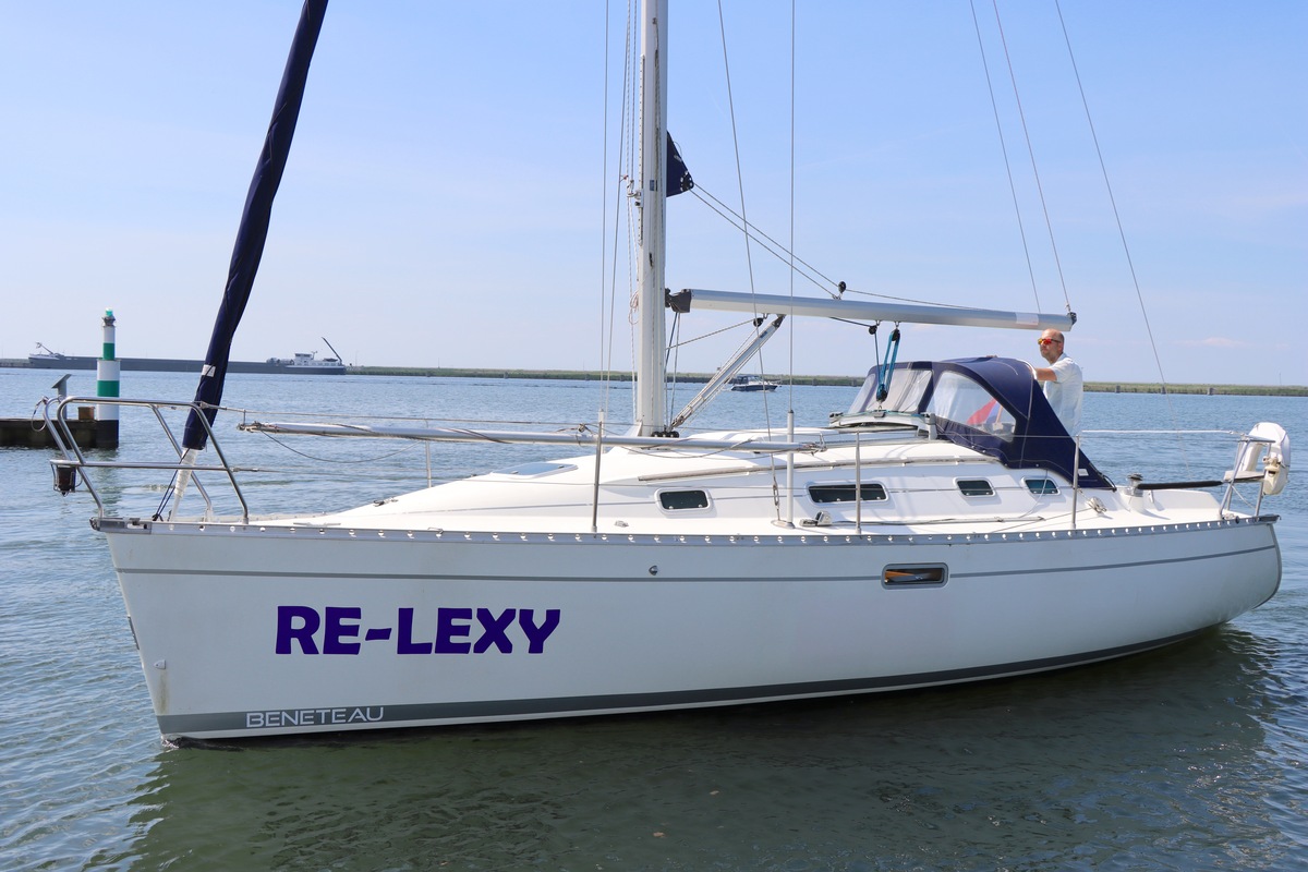 hoofdfoto: 1 Beneteau Oceanis 300