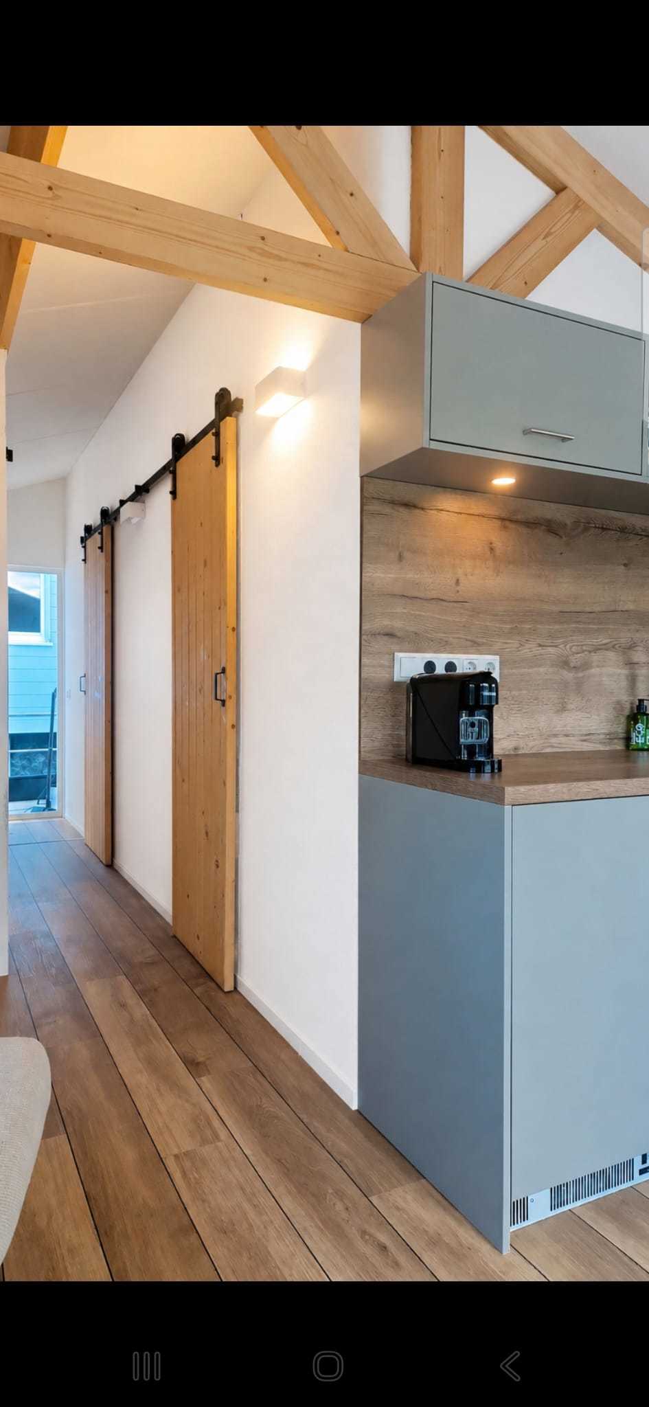 foto: 30 HOMESHIP VaarChalet In Amsterdam 1250D Luxe Houseboat