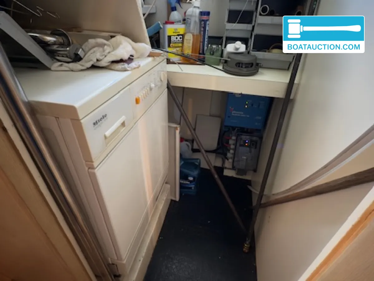 foto: 22 De Vries Lentsch 14.80 pilothouse