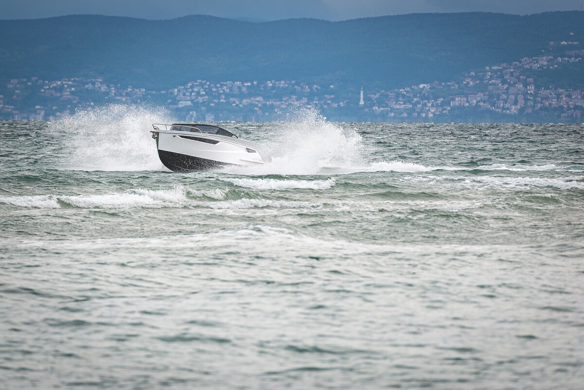 foto: 28 Alfastreet Marine 23 Cabin Evolution - Inboard Series