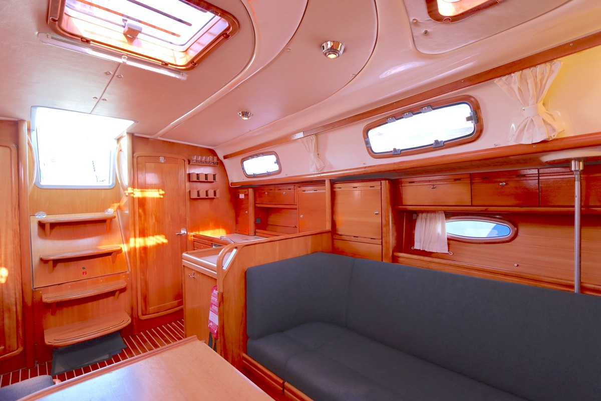foto: 12 Bavaria  37-3 Cruiser