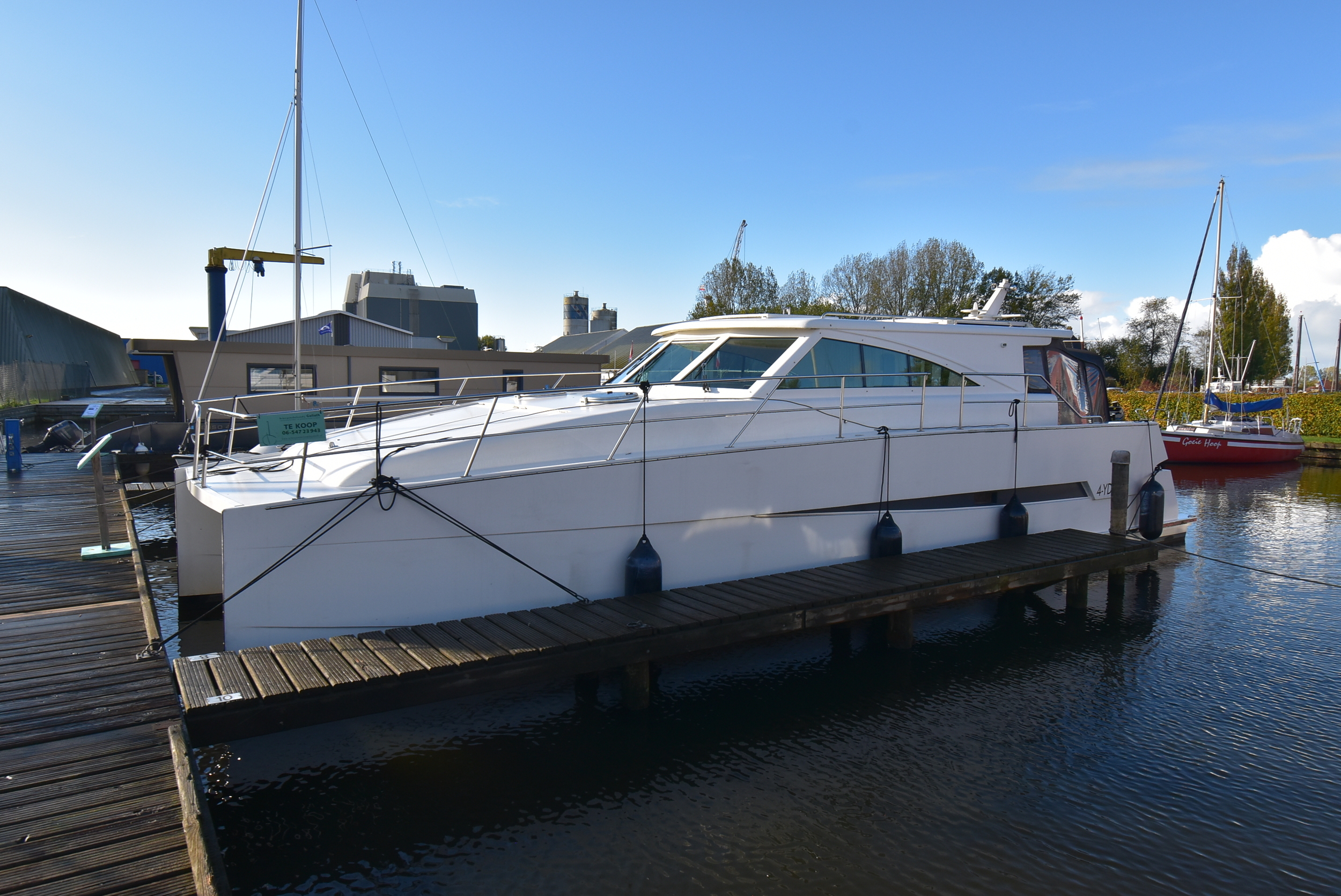 foto: 7 Motor Catamaran 12.5