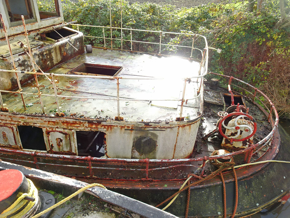 foto: 6 Luxe Motor Elizabeth III 42.46 casco