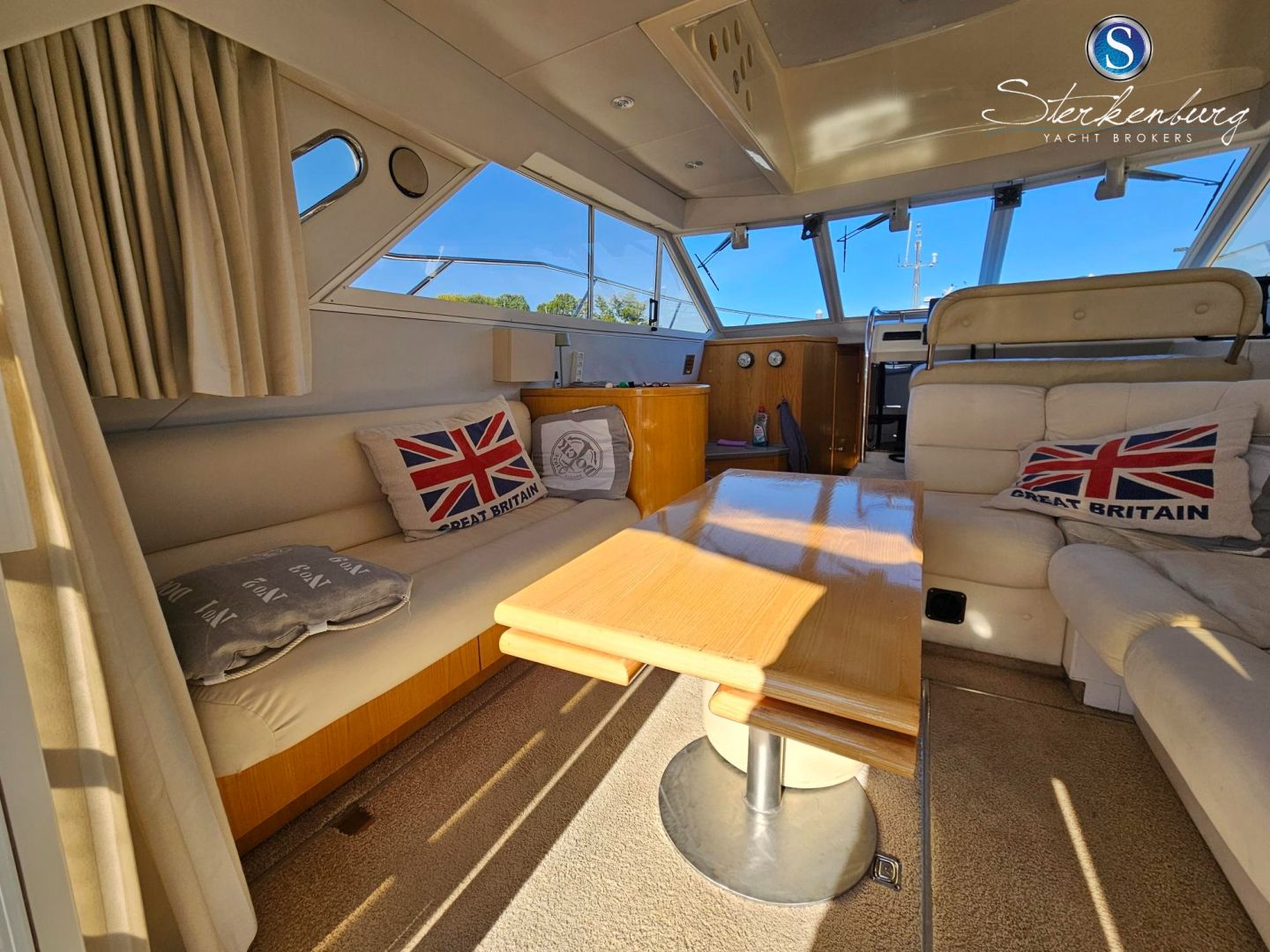 foto: 13 Fairline 37 Corsica
