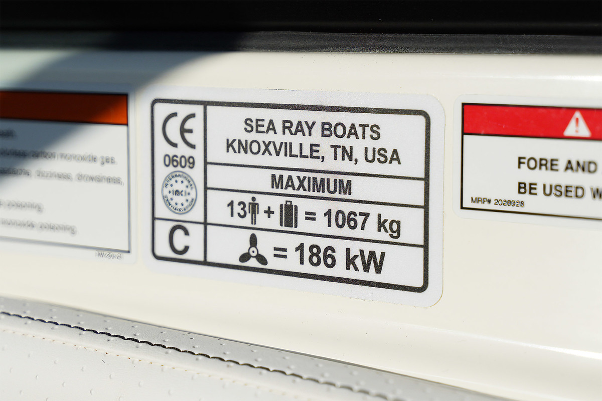 foto: 23 Sea Ray SPX 230 Outboard