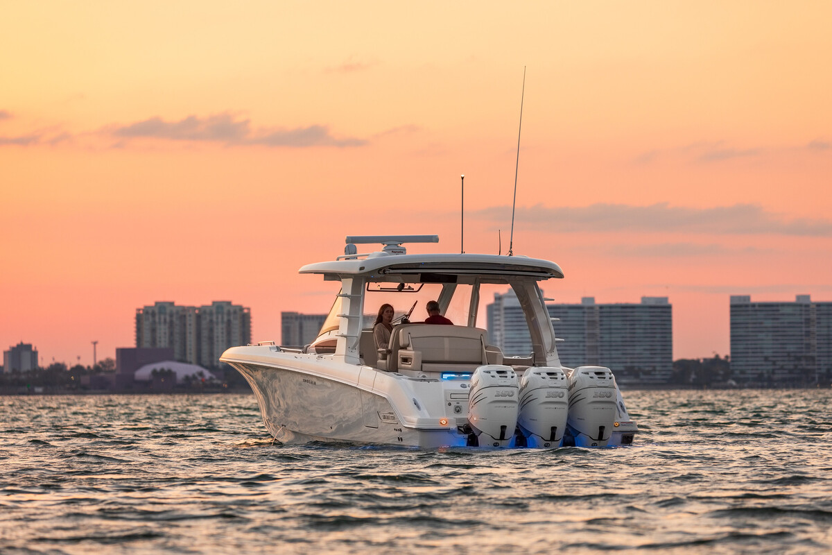 foto: 6 Boston Whaler 350 Realm